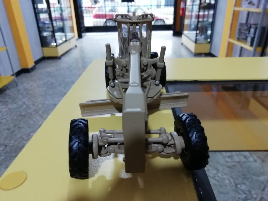 55252 Motoniveladora Militar Cat 120M Escala 1:50