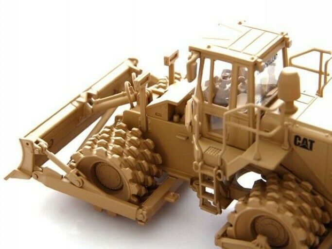 Tractor De Orugas 815F  Escala 1:50  (Modelo Descontinuado)