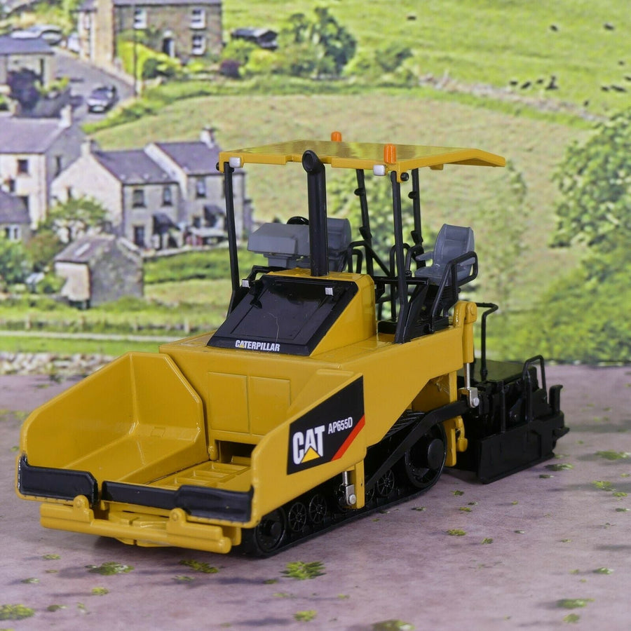 855258 Asfaltadora Cat Ap655D Escala 1:50 Asfaltador
