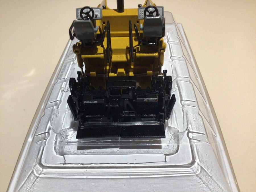 Asfaltadora  AP600D Escala 1:50 (Modelo Descontinuado)