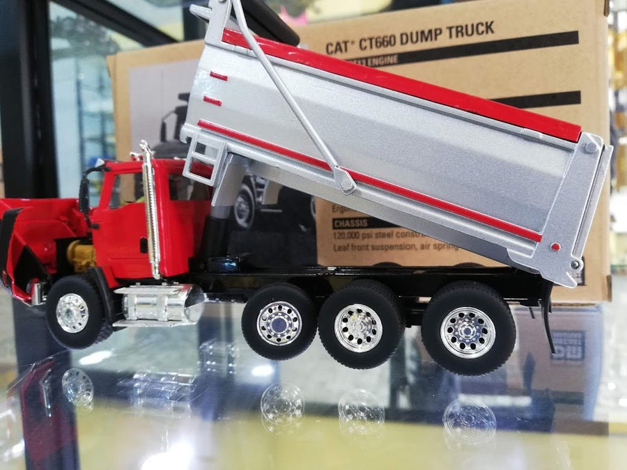 Volquete  CT660 Escala 1:50 (Modelo Descontinuado)