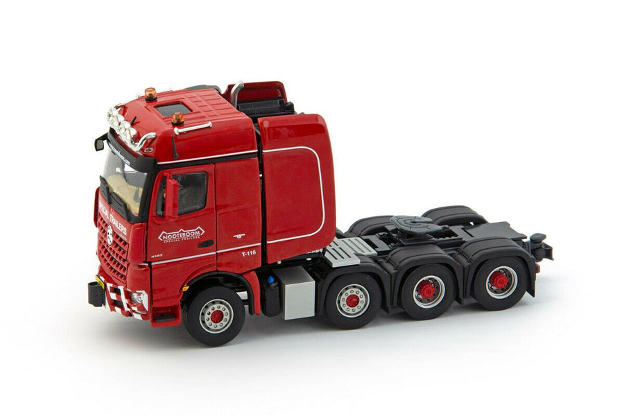 Tracto Nooteboom Mercedes Benz Arocs SLT Bigspace 8X4 Escala 1:50 (Edición Limitada) Modelo Descontinuado