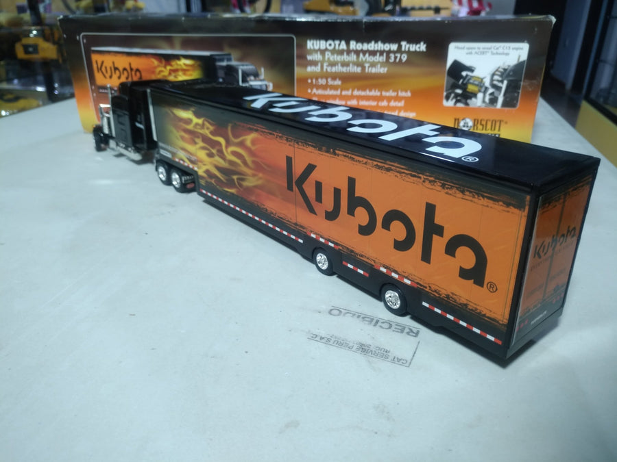 Tráiler Kubota Roadshow Peterbilt 379 Escala 1:50 (Modelo Descontinuado)