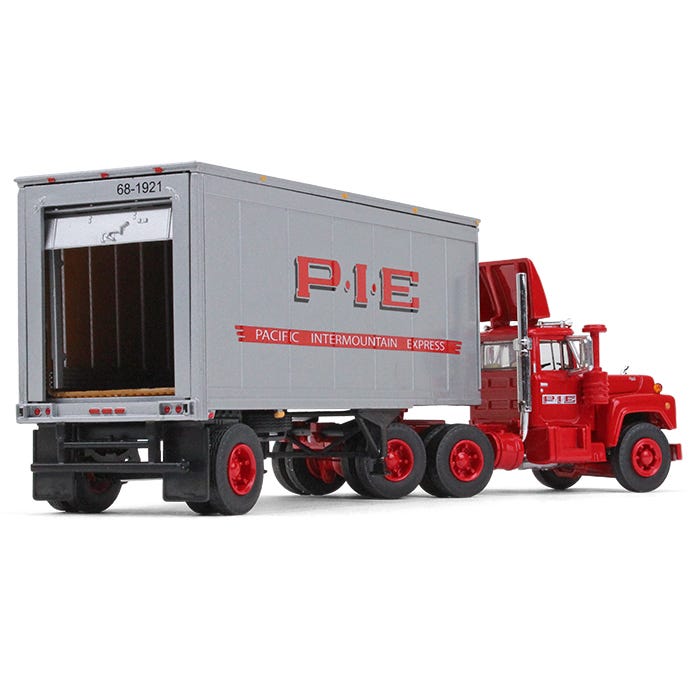 Tráiler Mack R-Model Day Cab 28' P.I.E Escala 1:64