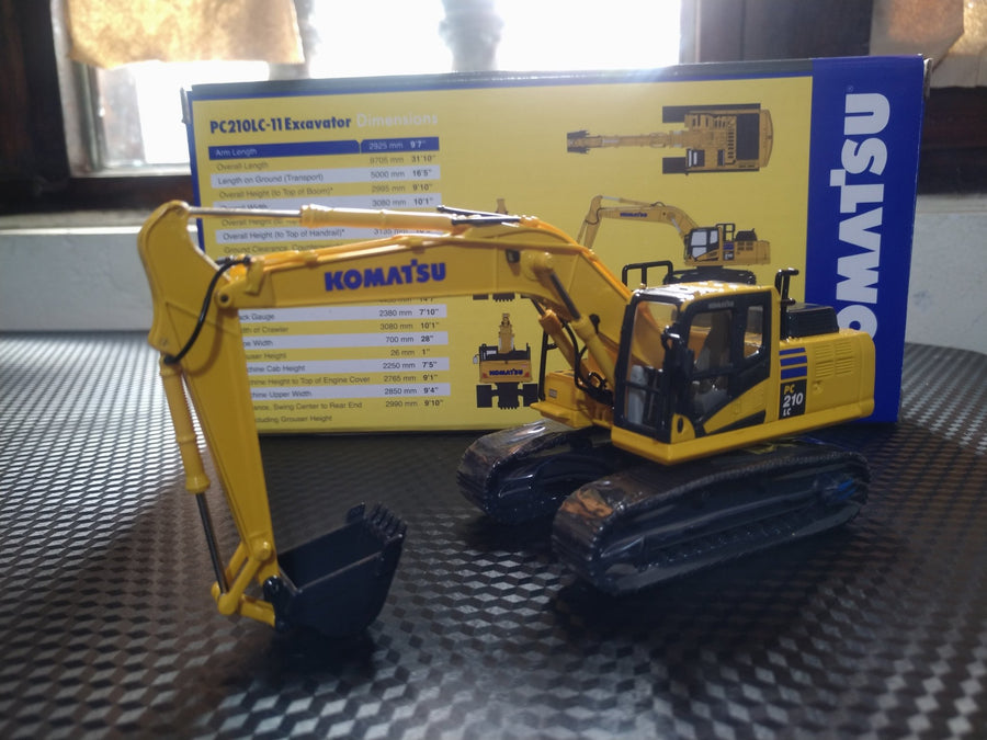 Excavadora Komatsu PC210LC-11 Escala 1:64