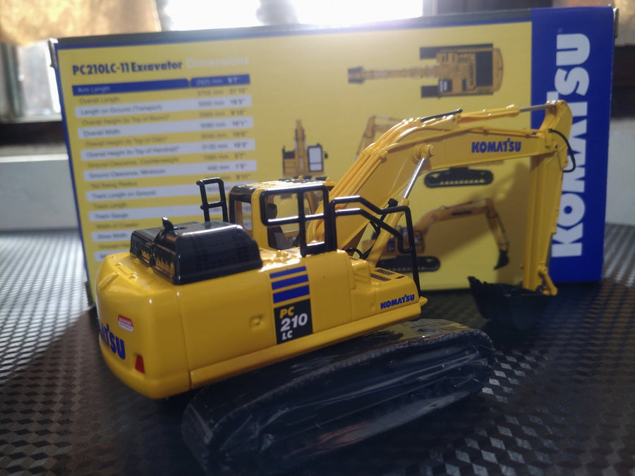 Excavadora Komatsu PC210LC-11 Escala 1:64