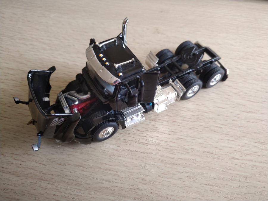 Tracto Mack Anthem Day Cab Black Escala 1:64 (Modelo Descontinuado)