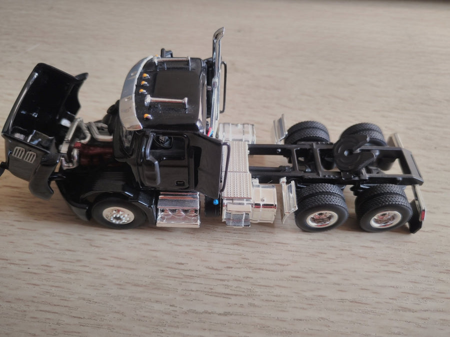 Tracto Mack Anthem Day Cab Black Escala 1:64 (Modelo Descontinuado)