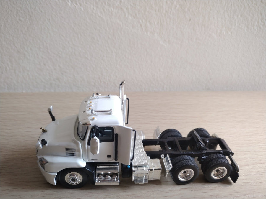 Tracto Mack Anthem Day Cab Escala 1:64 (Modelo Descontinuado)