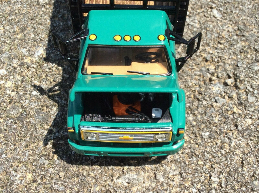 Camión Chevrolet C-65 1970s Escala 1:64