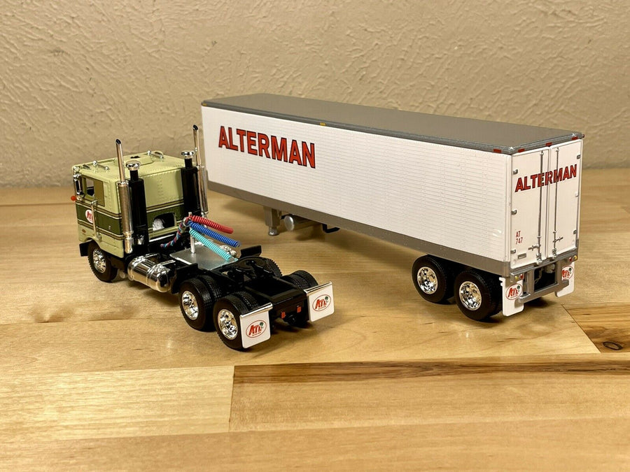 Traíler Peterbilt 352 40' 86" Alterman Escala 1:64 (Modelo Descontinuado)