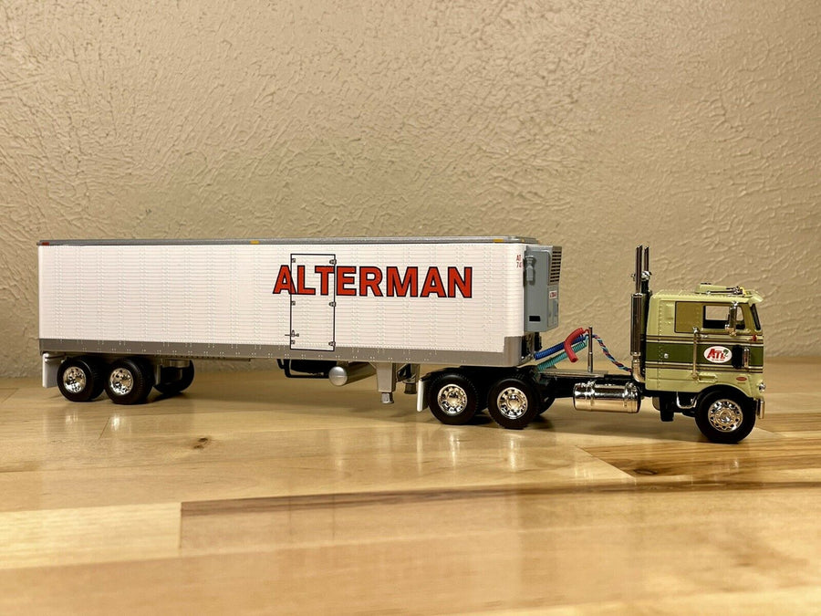 Traíler Peterbilt 352 40' 86" Alterman Escala 1:64 (Modelo Descontinuado)