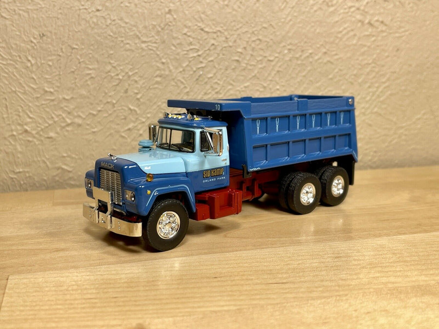 Volquete Mack Sid Kamp Escala 1:64 (Modelo Descontinuado)