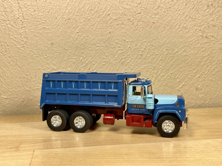 Volquete Mack Sid Kamp Escala 1:64 (Modelo Descontinuado)