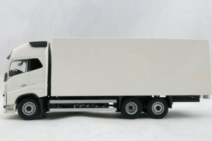 Tráiler Volvo FH04 Globetrotter Escala 1:50 (Modelo Descontinuado)
