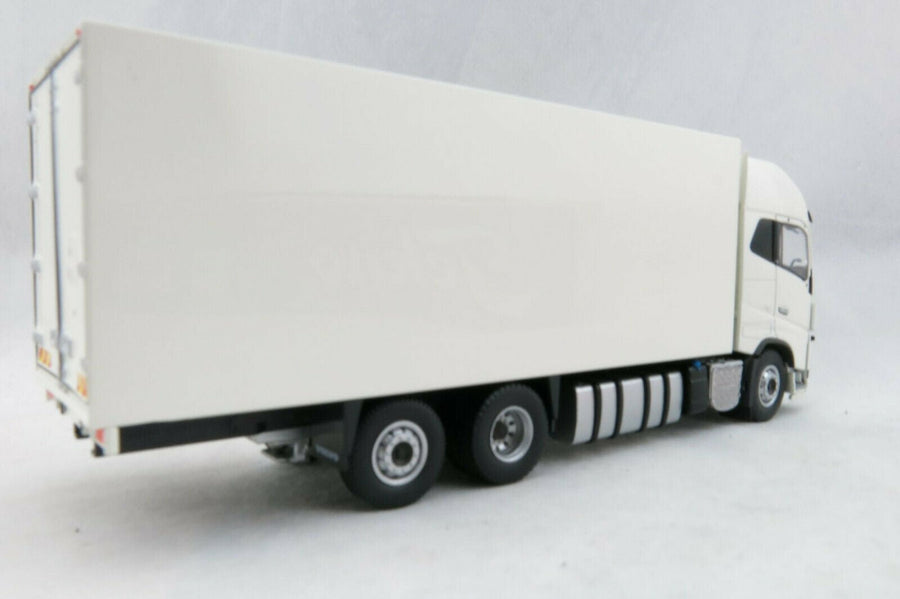 Tráiler Volvo FH04 Globetrotter Escala 1:50 (Modelo Descontinuado)