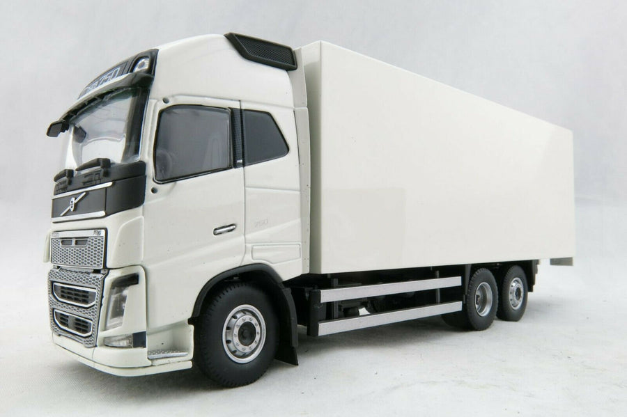 Tráiler Volvo FH04 Globetrotter Escala 1:50 (Modelo Descontinuado)