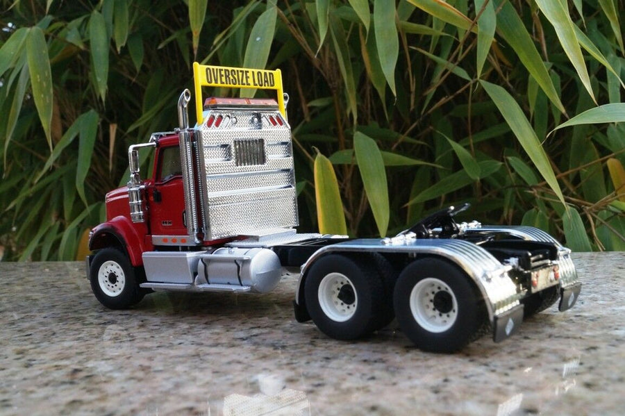 Tracto Camión Tandem International HX520 Escala 1:50