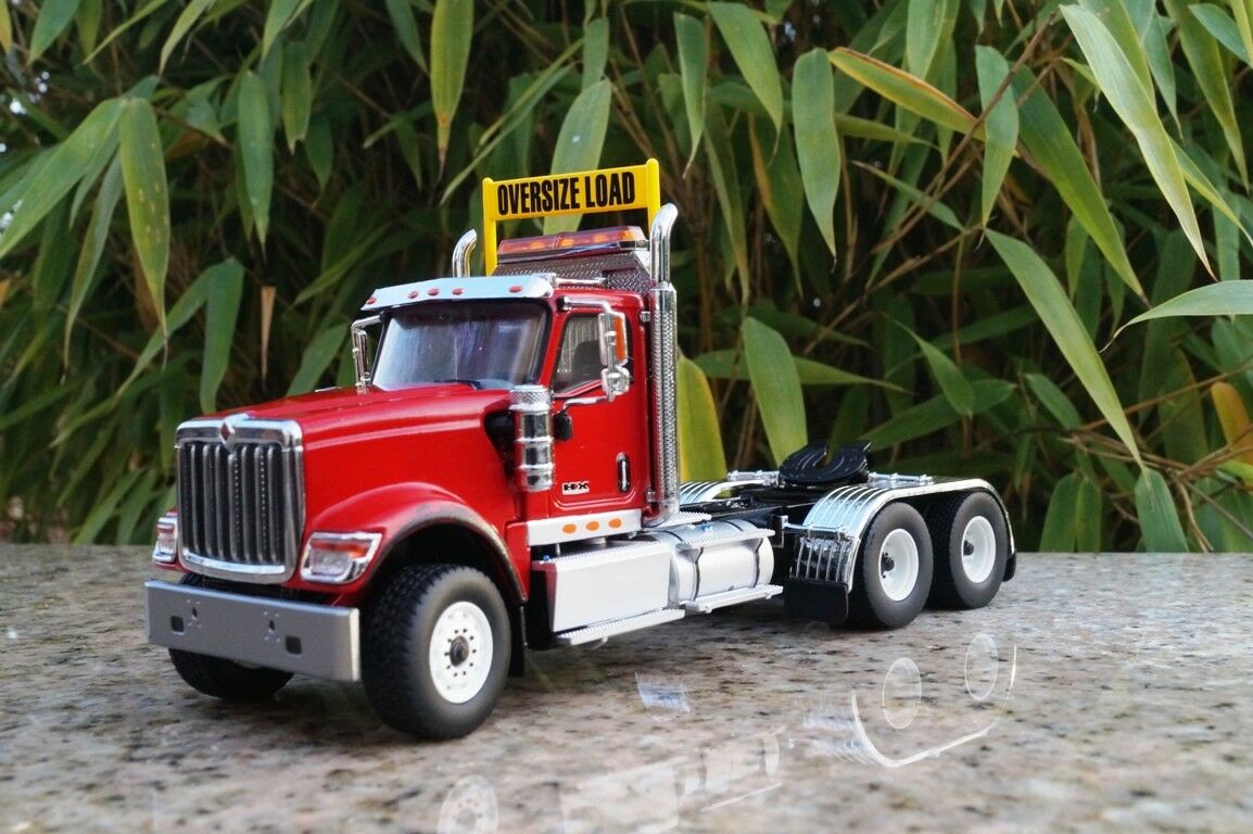 Tracto Camión Tandem International HX520 Escala 1:50