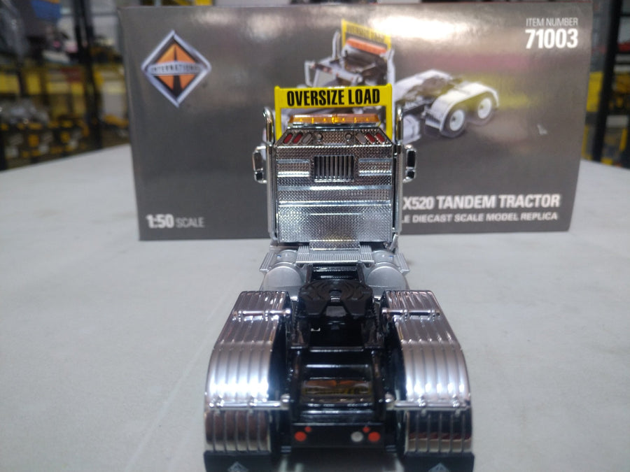 Tracto Camión International HX520 Negro Escala 1:50