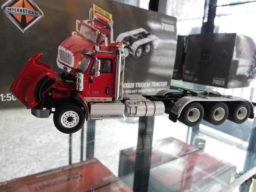 Tracto Camión Tridem International HX620 Rojo Escala 1:50