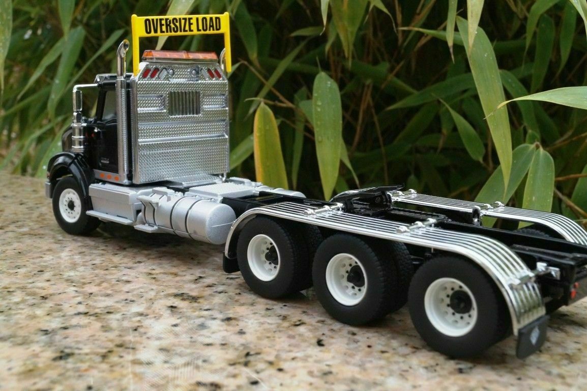 Tracto Camión International HX620 Escala 1:50