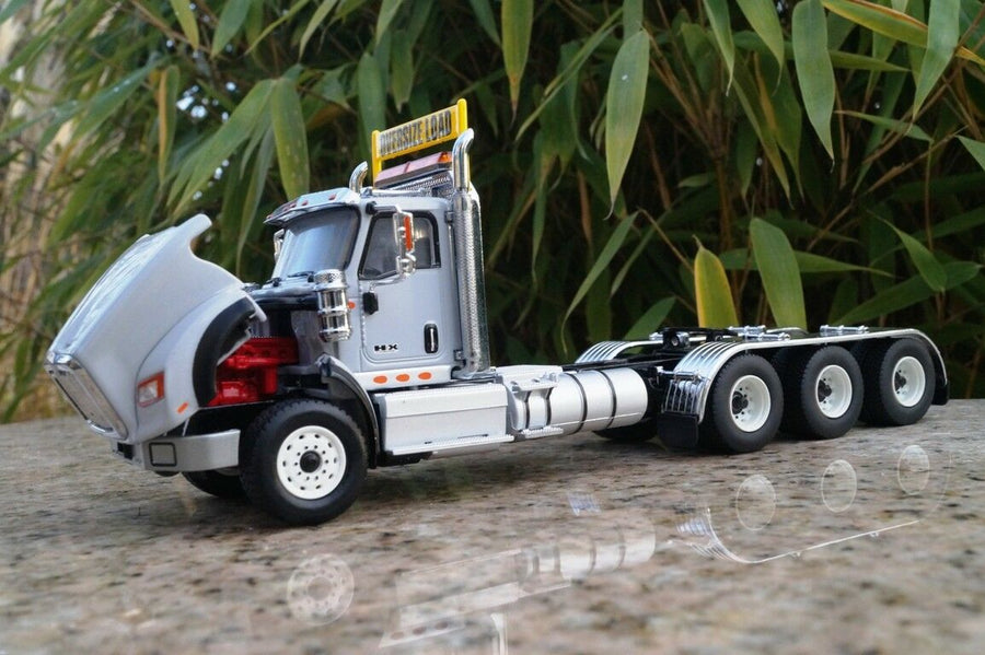 Tracto Camión International HX620 Escala 1:50