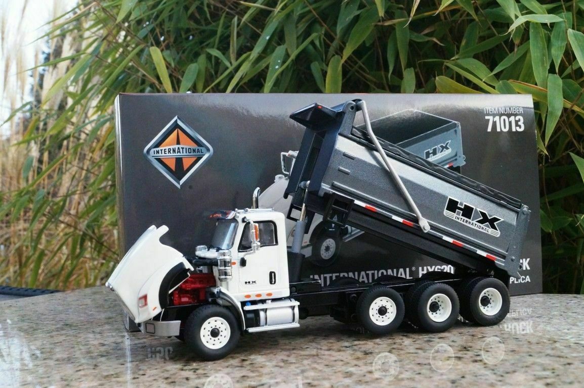 International HX620 Tipper 1:50 Scale (Discontinued Model)