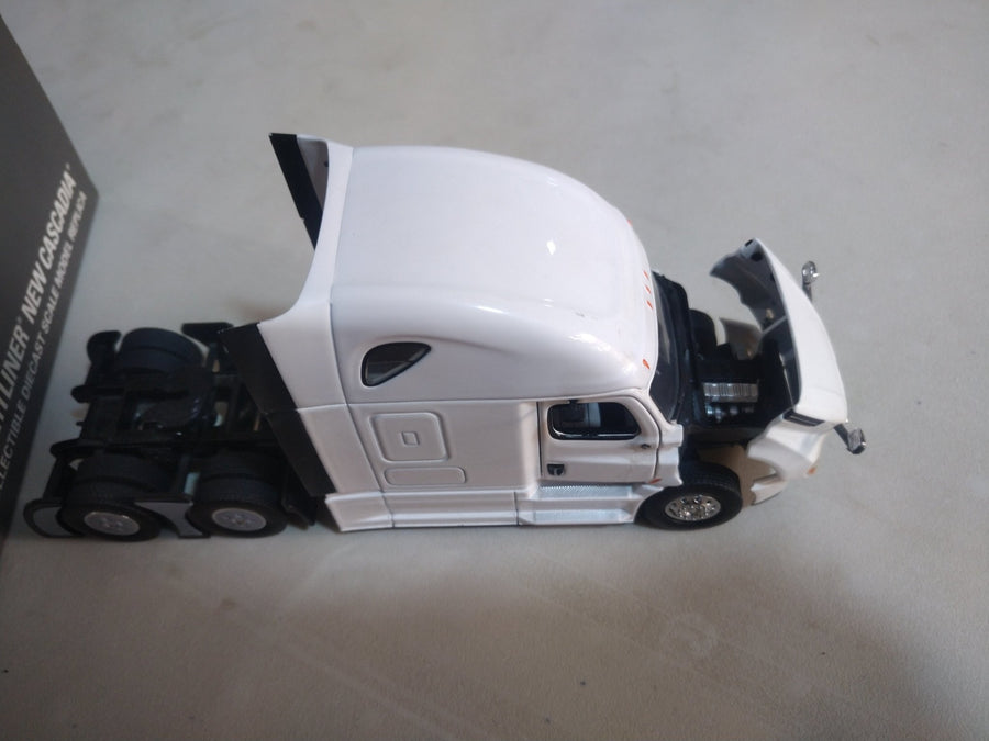 Tracto Camión Freightliner New Cascadia Escala 1:50 (Modelo Descontinuado)