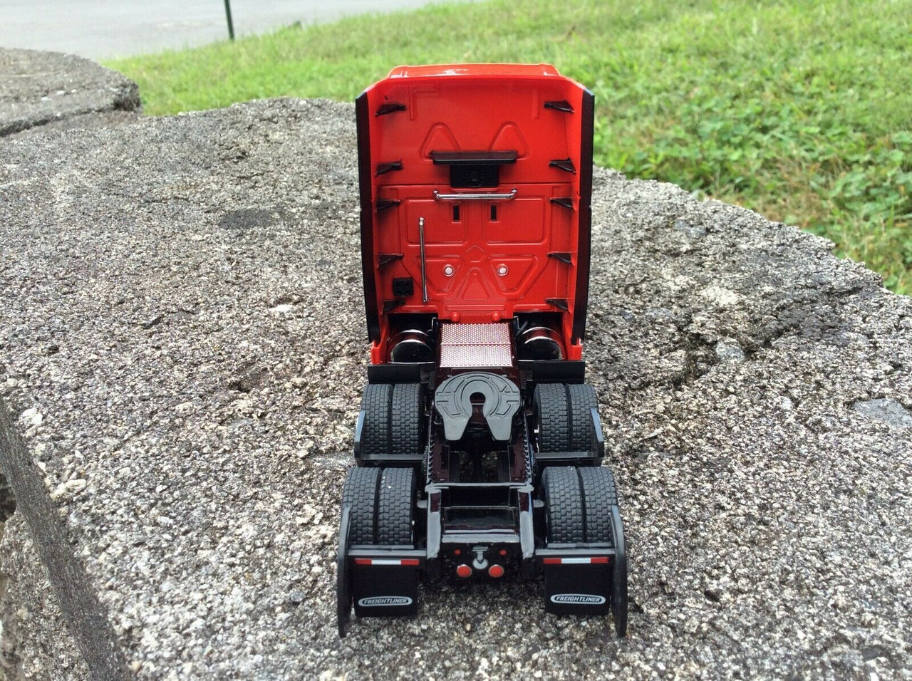 Freightliner New Cascadia Red Truck Tractor 1:50 Scale (Discontinued Model)