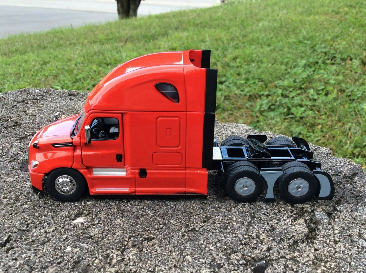 Freightliner New Cascadia Red Truck Tractor 1:50 Scale (Discontinued Model)