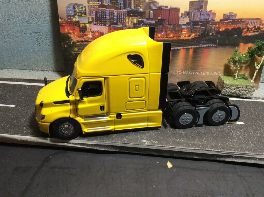 Tracto Camión Freightliner New Cascadia Escala 1:50