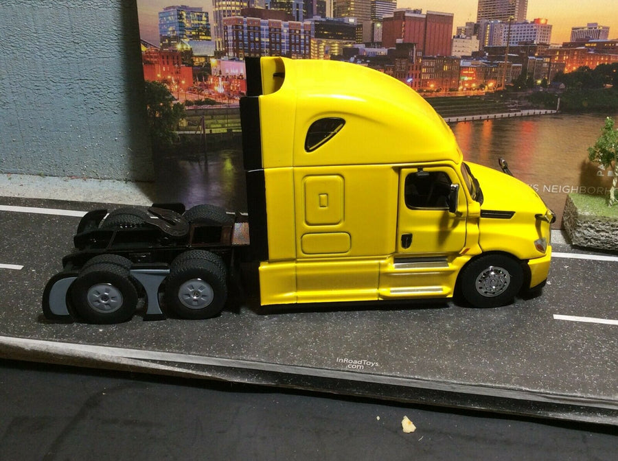 Tracto Camión Freightliner New Cascadia Escala 1:50