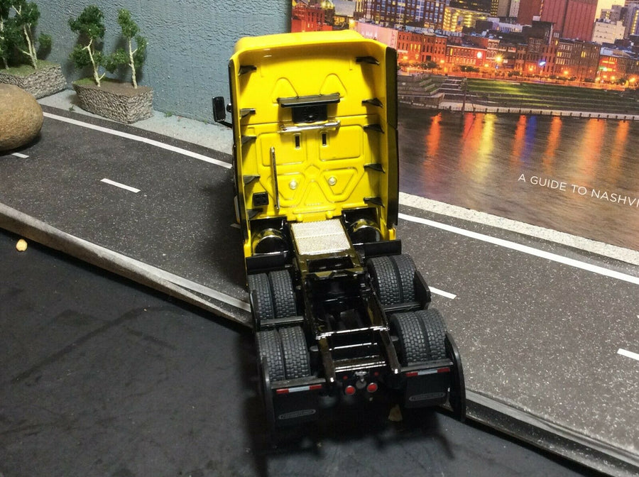 Tracto Camión Freightliner New Cascadia Escala 1:50