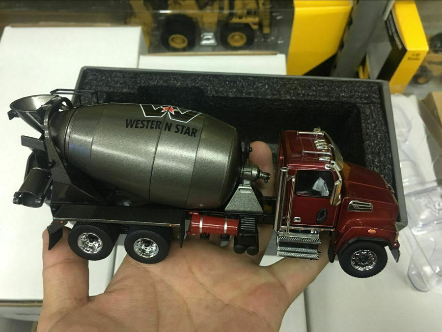 Western Star 4700 Concrete Mixer 1:50 Scale