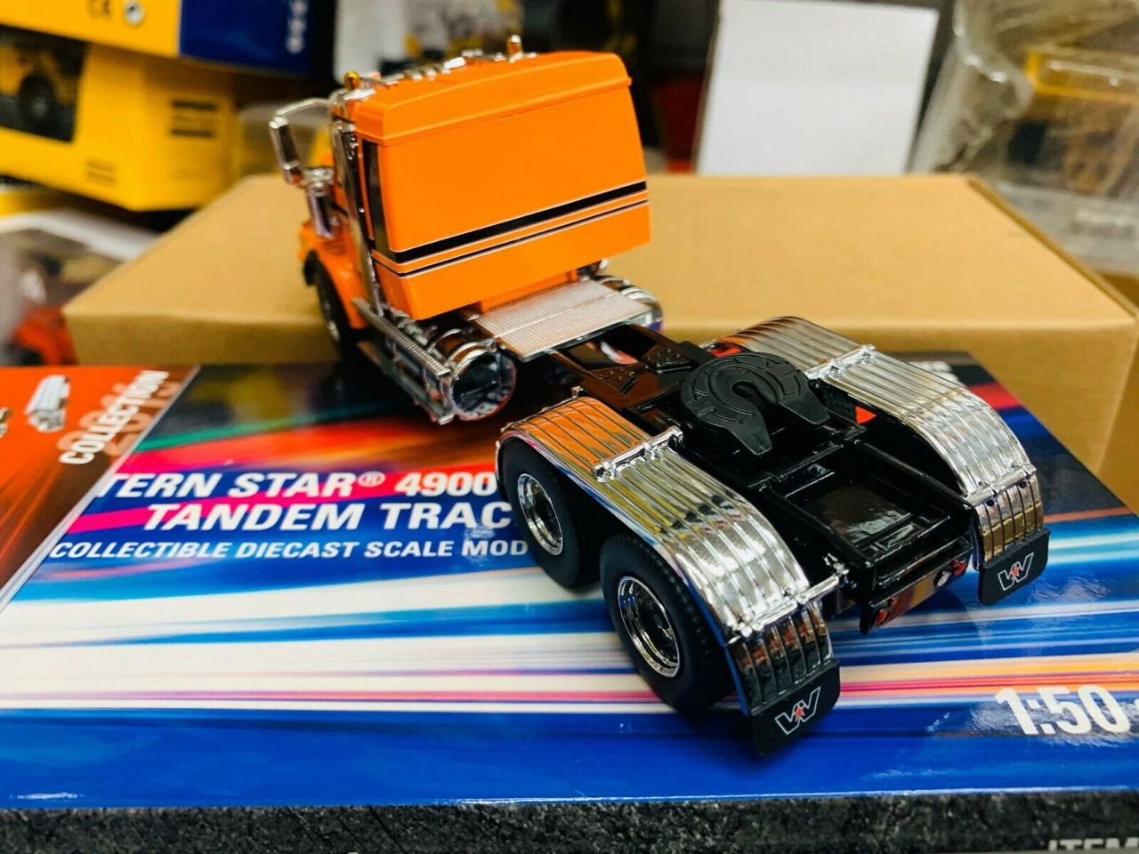 Tracto Camión Western Star 4900 SB Escala 1:50 (Modelo Descontinuado)