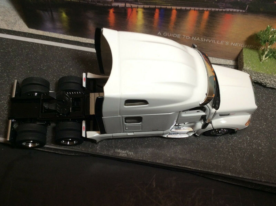 Peterbilt 579 UltraLoft Truck Tractor 1:50 Scale
