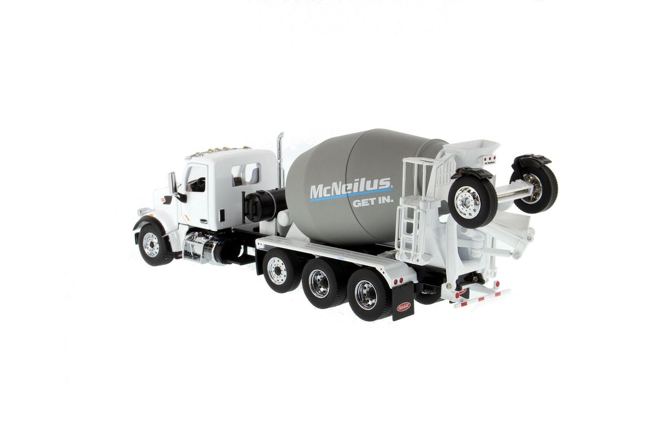 Mezcladora Peterbilt 567 Cab Escala 1:50