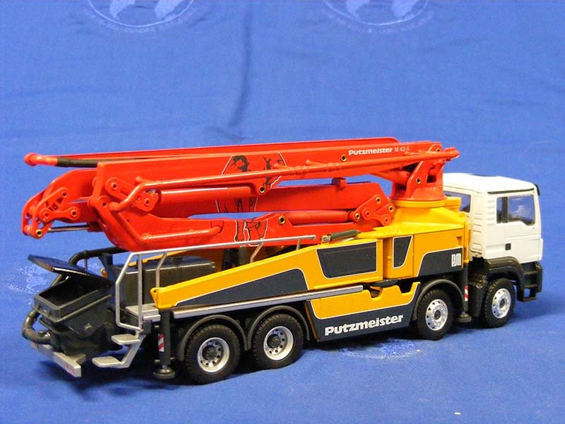 Bomba De Hormigón MAN 4X Con Bomba De Hormigón Putzmeister M42-5RZ Escala 1:50