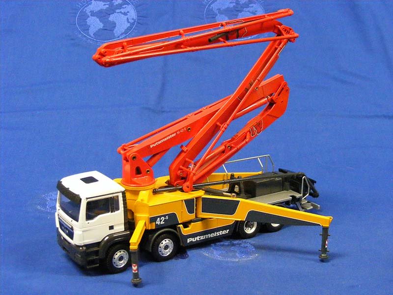 Bomba De Hormigón MAN 4X Con Bomba De Hormigón Putzmeister M42-5RZ Escala 1:50