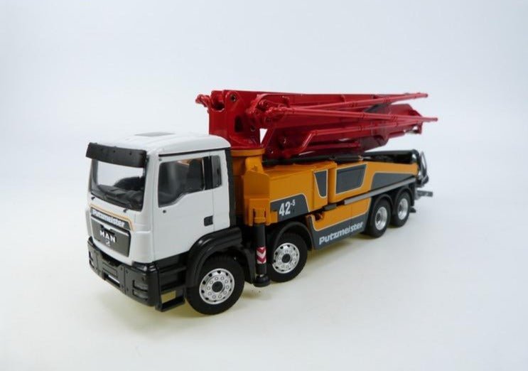 Bomba De Hormigón MAN 4X Con Bomba De Hormigón Putzmeister M42-5RZ Escala 1:50