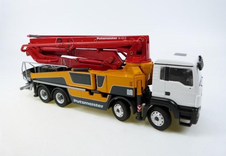 Bomba De Hormigón MAN 4X Con Bomba De Hormigón Putzmeister M42-5RZ Escala 1:50