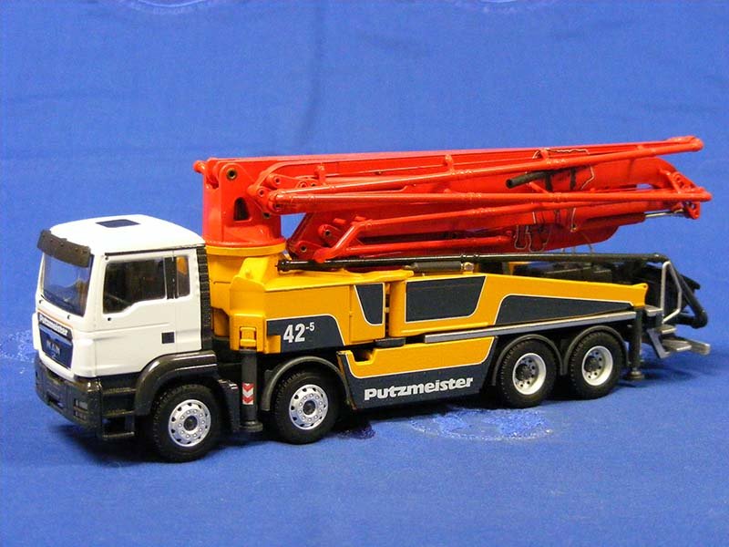Bomba De Hormigón MAN 4X Con Bomba De Hormigón Putzmeister M42-5RZ Escala 1:50
