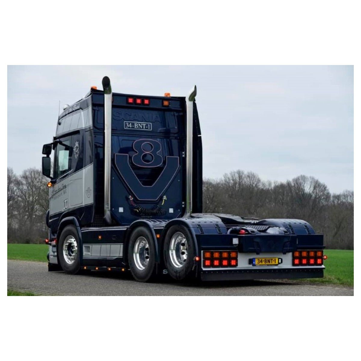 Tracto Scania M.Van De Berg Escala 1:50 (Modelo Descontinuado)