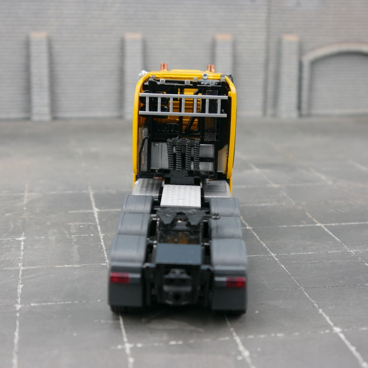 Tracto Camión Mercedes-Benz Arocs Stream Space Escala 1:50 (Pre Venta)