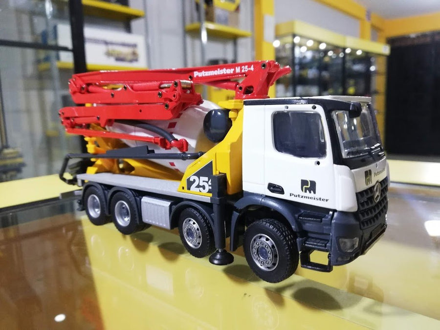 Mezcladora De Concreto Mercedes-Benz Arocs Con Putzmeister PUMi 25-4 Escala 1:50