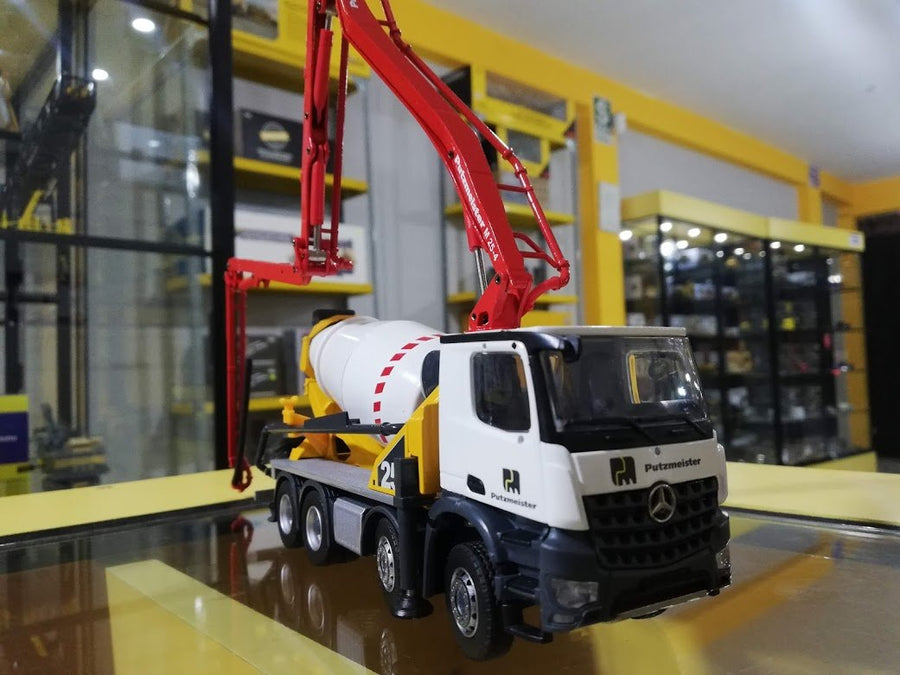 Mezcladora De Concreto Mercedes-Benz Arocs Con Putzmeister PUMi 25-4 Escala 1:50