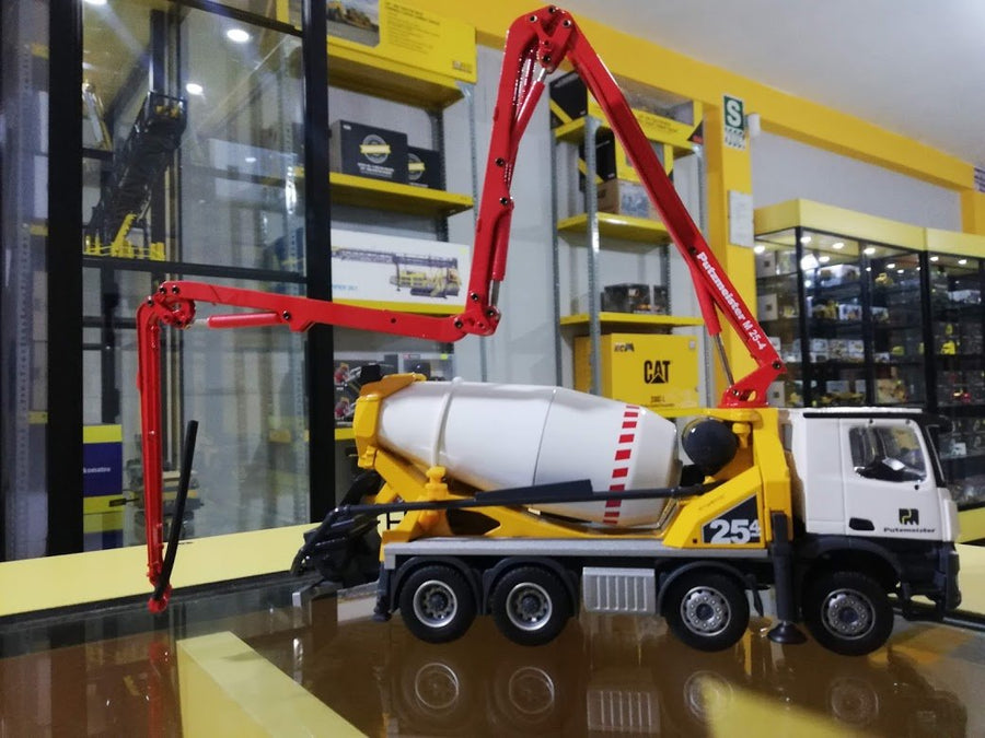 Mezcladora De Concreto Mercedes-Benz Arocs Con Putzmeister PUMi 25-4 Escala 1:50