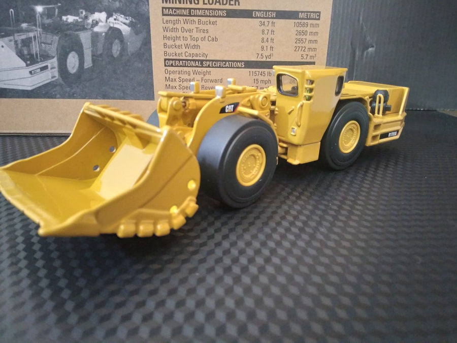 Cargador De Bajo Perfil R1700G Escala 1:50