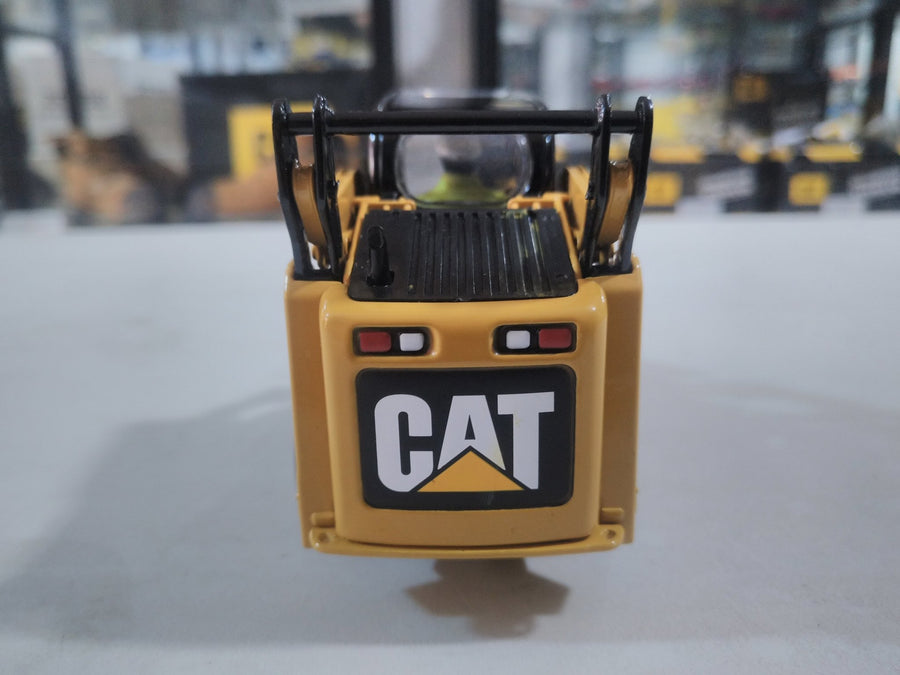 Skid Steer Loader 272C Scale 1:32 (Discontinued Model)